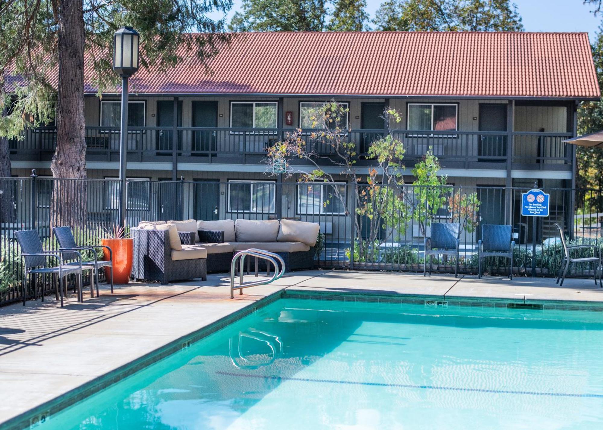 Yosemite Westgate Lodge Гроувланд Екстериор снимка