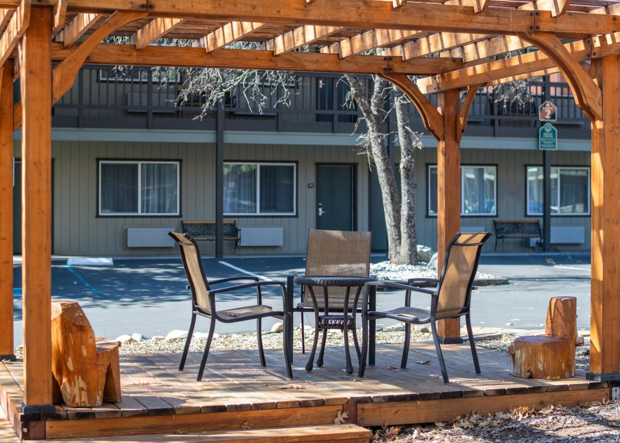 Yosemite Westgate Lodge Гроувланд Екстериор снимка