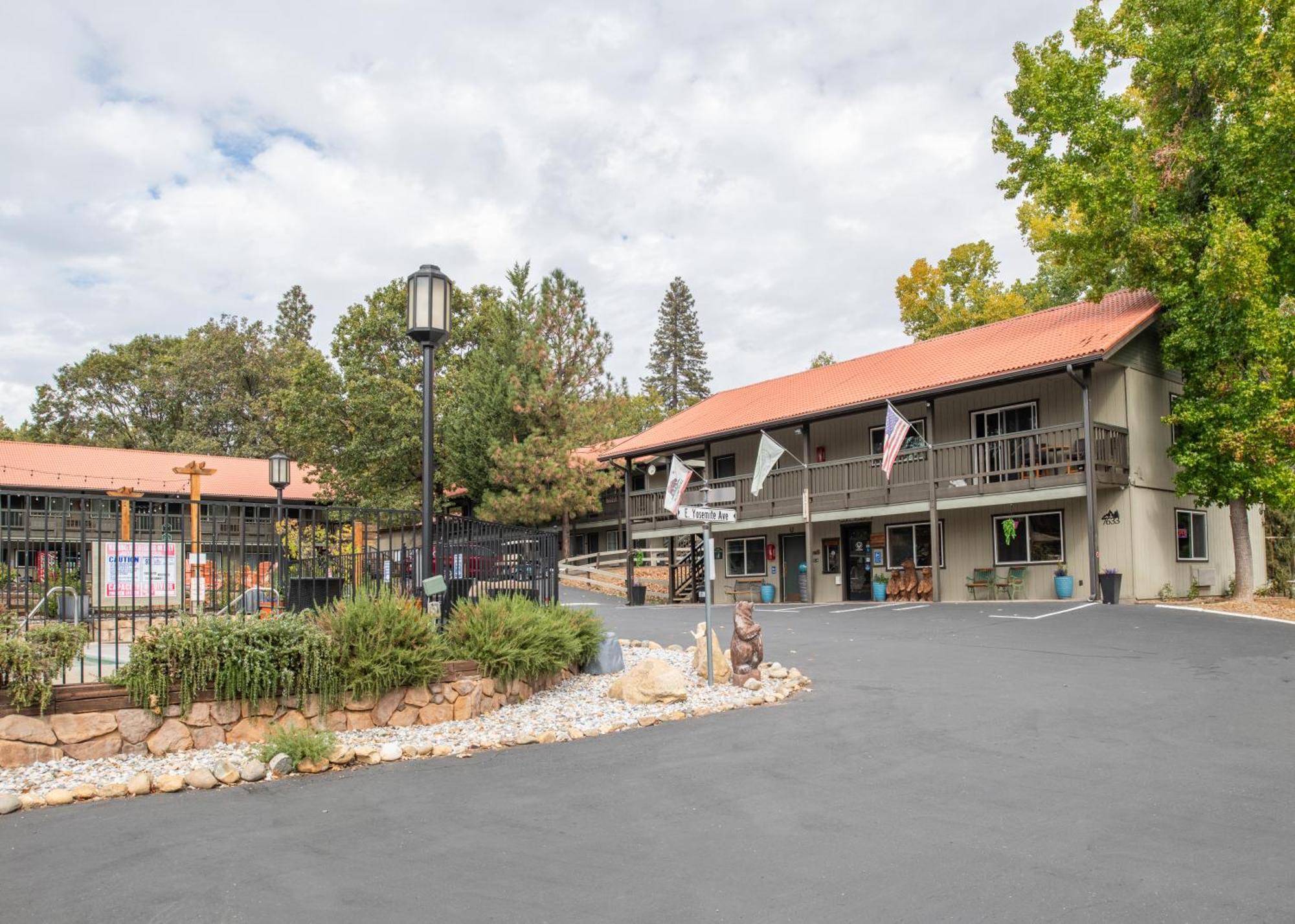 Yosemite Westgate Lodge Гроувланд Екстериор снимка